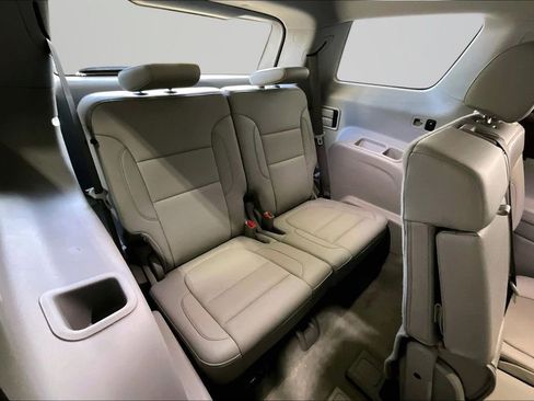 Used 2023 GMC Acadia SLT w/ LPO, Cargo Package AWD/4WD image 25