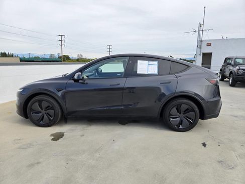 Used 2026 Tesla Model Y Long Range image 7