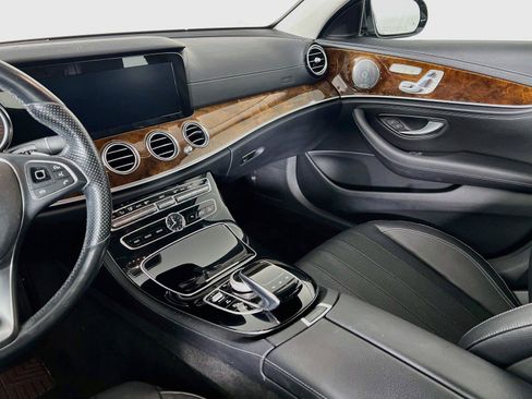Used 2017 Mercedes-Benz E 400 4MATIC Wagon image 25