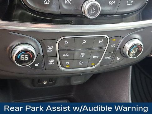 Used 2022 Chevrolet Traverse LT w/ Midnight/Sport Edition AWD/4WD image 17