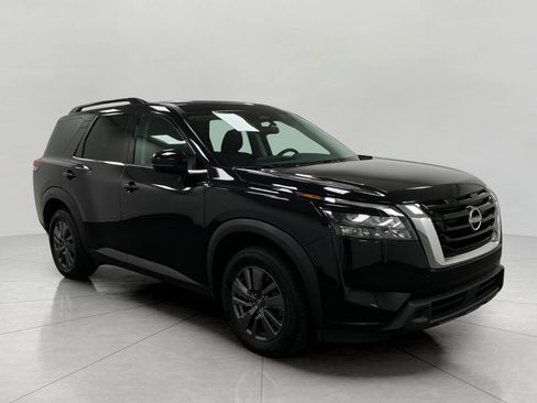 Certified 2024 Nissan Pathfinder SV AWD/4WD image 1