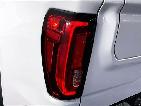 Used 2020 GMC Sierra 1500 SLT image 38