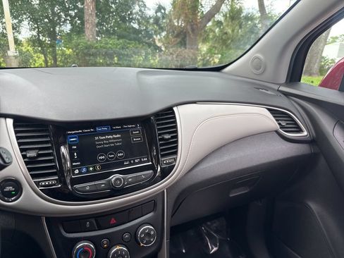 Used 2018 Chevrolet Trax LT w/ Driver Confidence Package FWD image 36