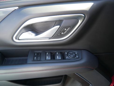 Used 2021 Chevrolet Suburban RST w/ Luxury Package image 16