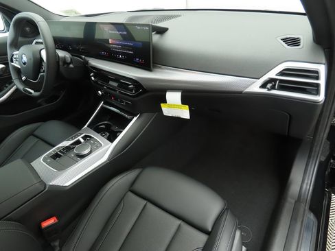 Used 2026 BMW 330i Sedan w/ Premium Package RWD image 18