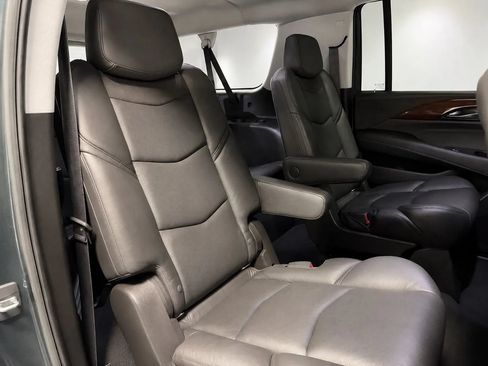 Used 2019 Cadillac Escalade ESV Premium Luxury AWD/4WD image 24