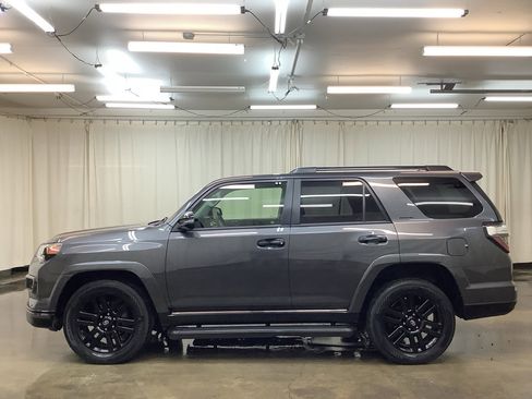 Used 2019 Toyota 4Runner Limited AWD/4WD image 10