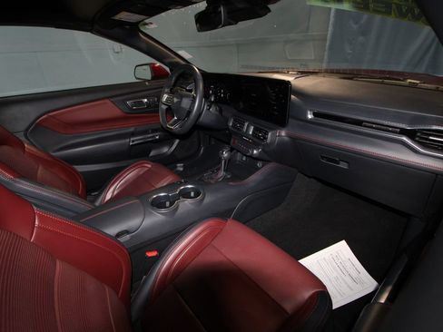 Used 2025 Ford Mustang GT Premium image 20