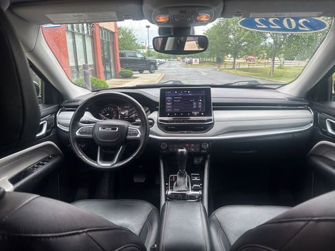 Used 2022 Jeep Compass Limited image 35