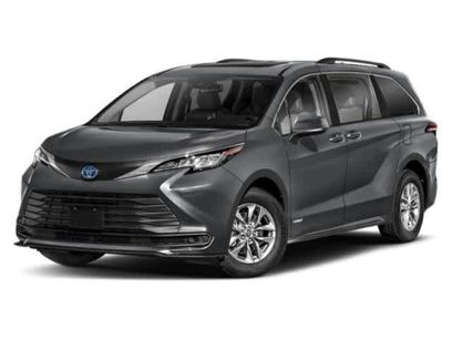 New 2025 Toyota Sienna LE