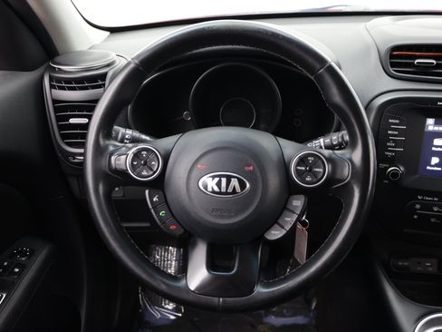 Used 2018 Kia Soul + FWD image 24