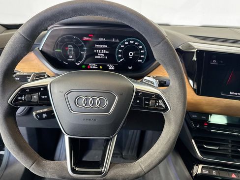 Used 2023 Audi e-tron GT Prestige w/ Prestige Package image 10
