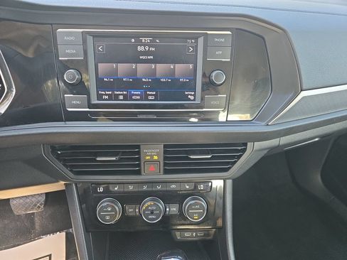Certified 2024 Volkswagen Jetta SE FWD image 22