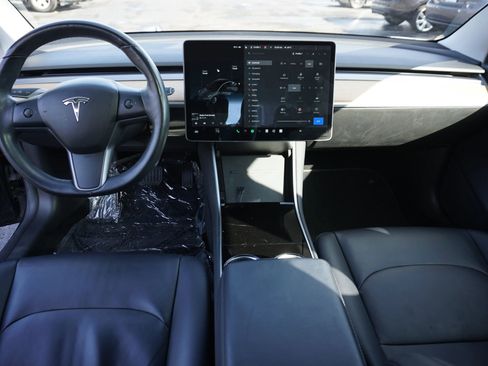 Used 2018 Tesla Model 3 Long Range image 17