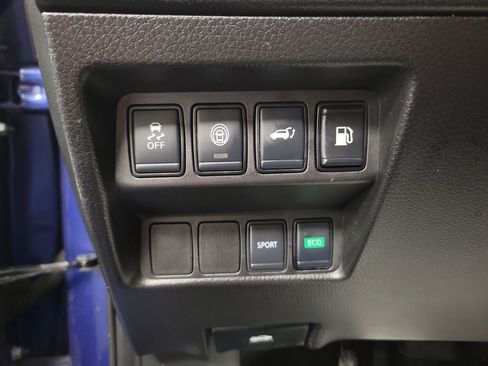 Used 2020 Nissan Rogue SV image 20