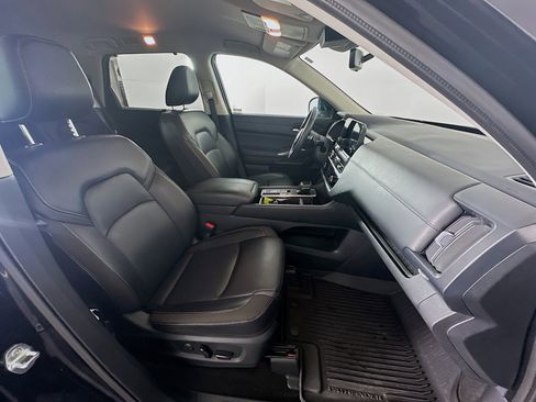 Used 2024 Nissan Pathfinder SL image 33