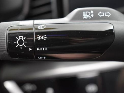 Used 2025 Kia Sportage EX FWD image 27