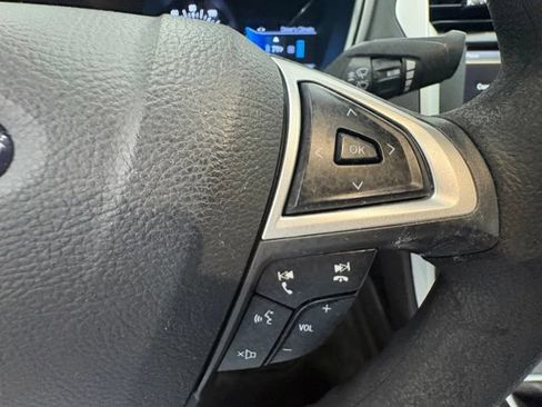 Used 2016 Ford Fusion SE FWD image 16