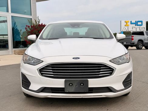 Used 2019 Ford Fusion SE FWD image 4