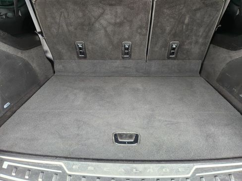 Used 2023 Cadillac Escalade ESV Sport w/ Touring Package RWD image 34