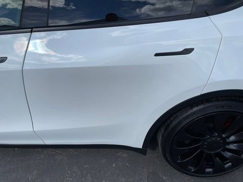 Used 2022 Tesla Model Y Performance image 27