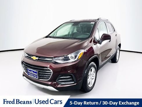 Used 2022 Chevrolet Trax LT w/ Driver Confidence Package image 3