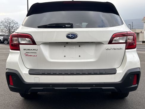 Used 2019 Subaru Outback 2.5i Touring image 4