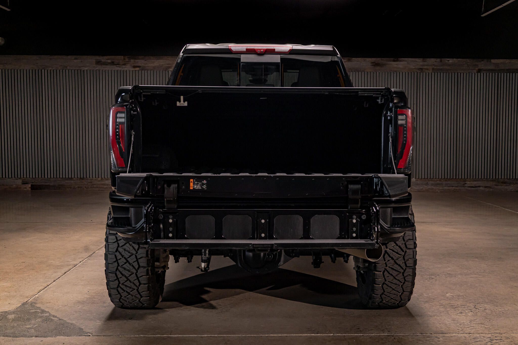 Used 2026 GMC Sierra 3500 AT4 w/ AT4 Premium Plus Package AWD/4WD image 9