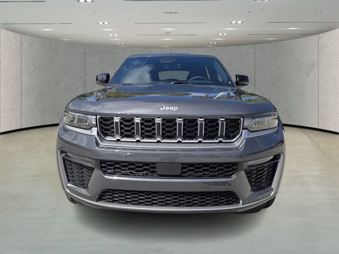New 2026 Jeep Grand Cherokee Limited image 2