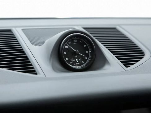 Certified 2025 Porsche Macan image 25