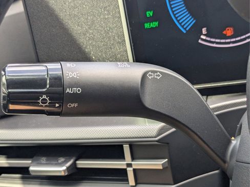 New 2026 Hyundai Santa Fe SE FWD image 34