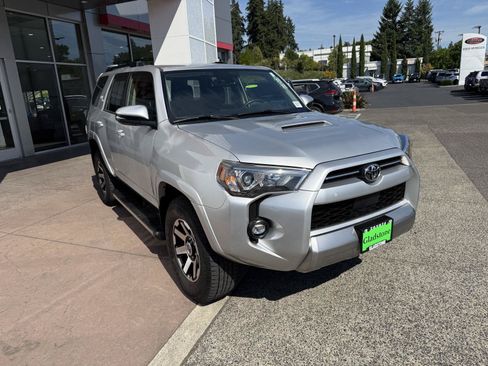 Used 2021 Toyota 4Runner TRD Off-Road Premium AWD/4WD image 8