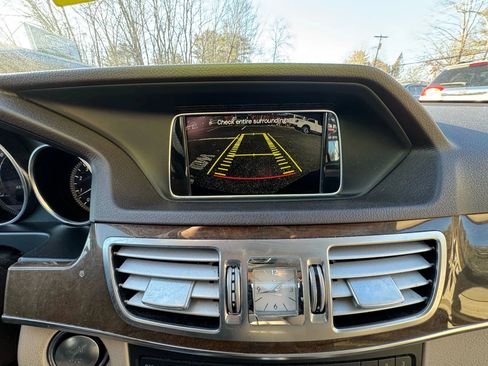 Used 2016 Mercedes-Benz E 350 4MATIC Sedan image 22