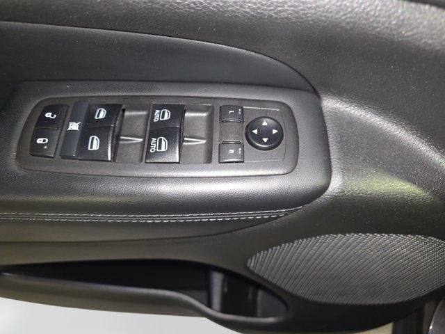 Used 2021 Jeep Grand Cherokee Laredo AWD/4WD image 29