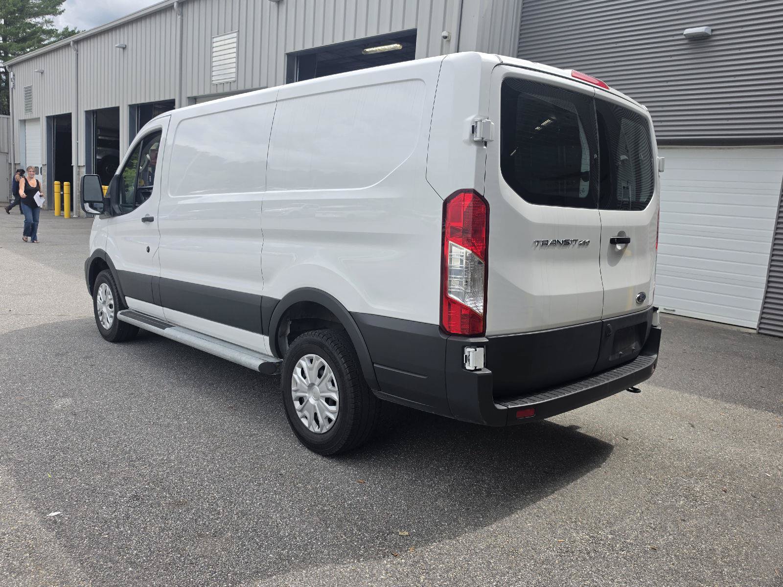 Used 2025 Ford Transit 250 Low Roof w/ Exterior Upgrade Package RWD image 5