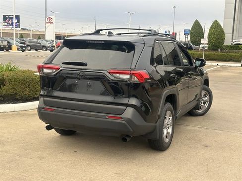 Used 2025 Toyota RAV4 XLE image 5