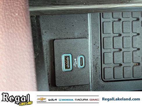 Used 2024 Ford Expedition Limited image 28