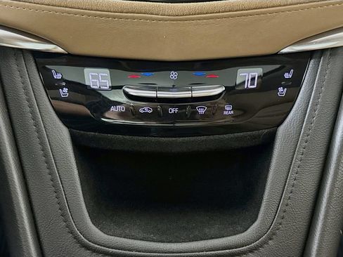 Used 2018 Cadillac XT5 Platinum w/ Driver Assist Package AWD/4WD image 19