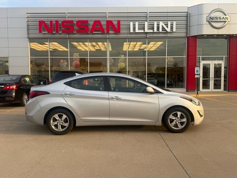 Used 2014 Hyundai Elantra SE image 1