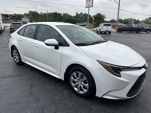Used 2020 Toyota Corolla LE image 5