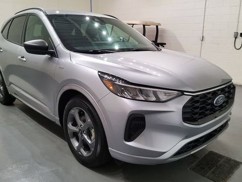 Used 2023 Ford Escape ST-Line w/ Tech Pack #1 FWD image 2