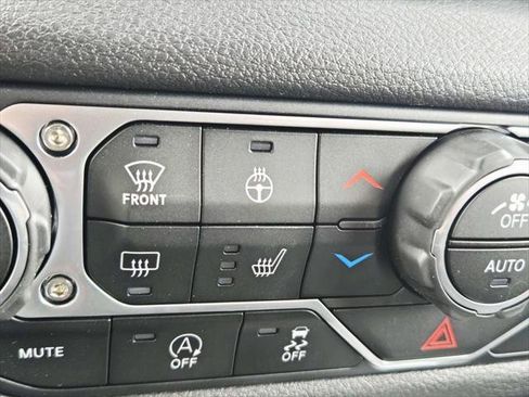 Certified 2025 Jeep Wrangler Unlimited Sport AWD/4WD image 32