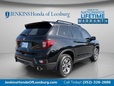 Used 2023 Honda Passport TrailSport image 3