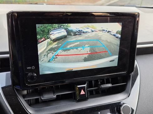 Used 2023 Toyota Corolla LE FWD image 13