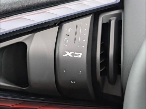 Used 2025 BMW X3 xDrive30i w/ Premium Package AWD/4WD image 19