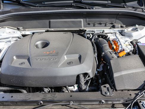 Used 2025 Volvo XC60 T8 Core w/ Protection Package Premier image 24