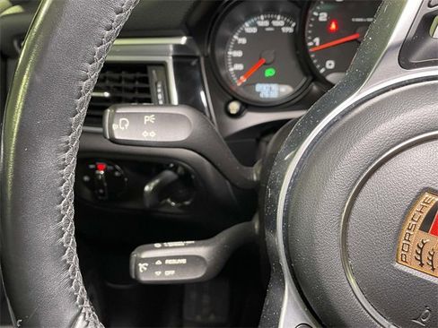 Used 2018 Porsche Macan image 44