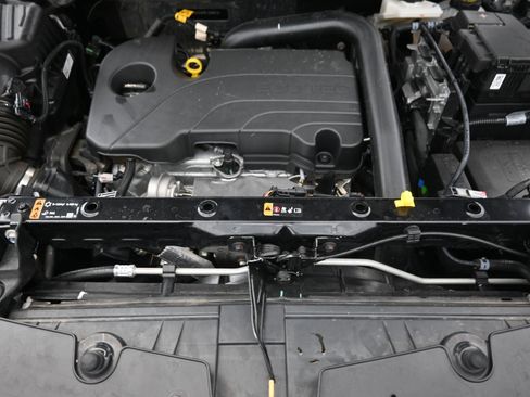 Used 2024 Chevrolet Equinox LT image 17