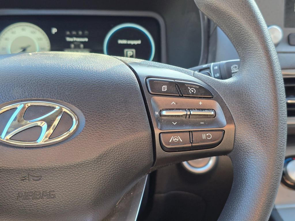 Used 2023 Hyundai Kona SE FWD image 25