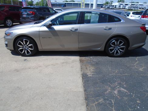 Used 2022 Chevrolet Malibu RS FWD image 5